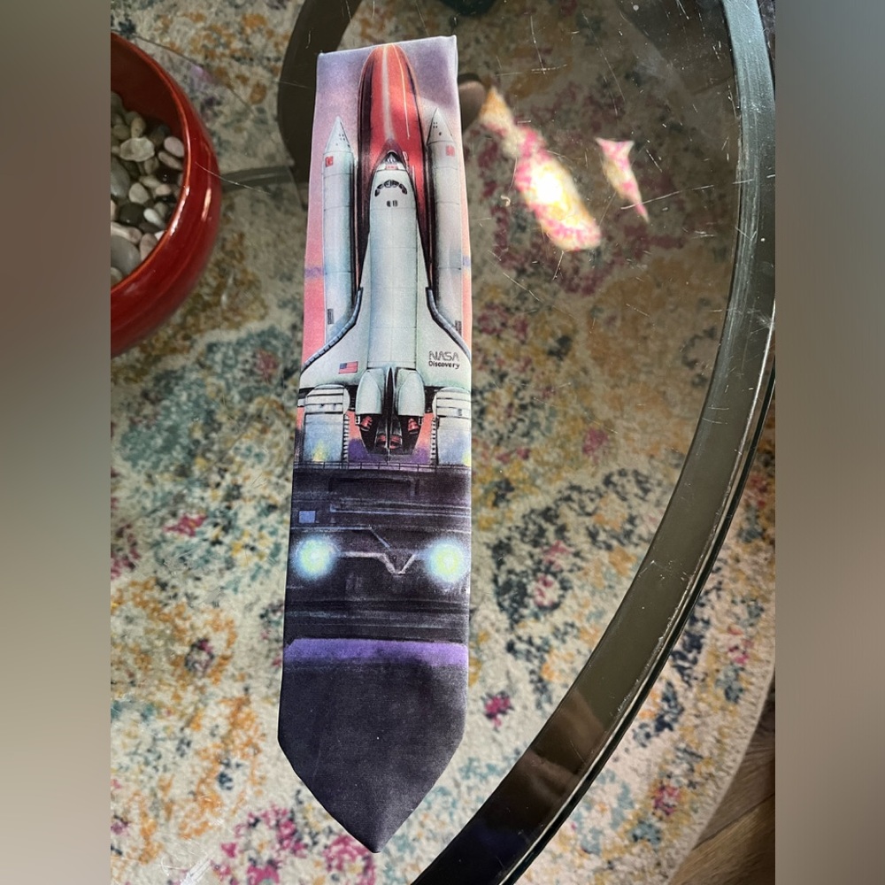 NASA “Shuttle Discovery”  Men’s Neck Tie